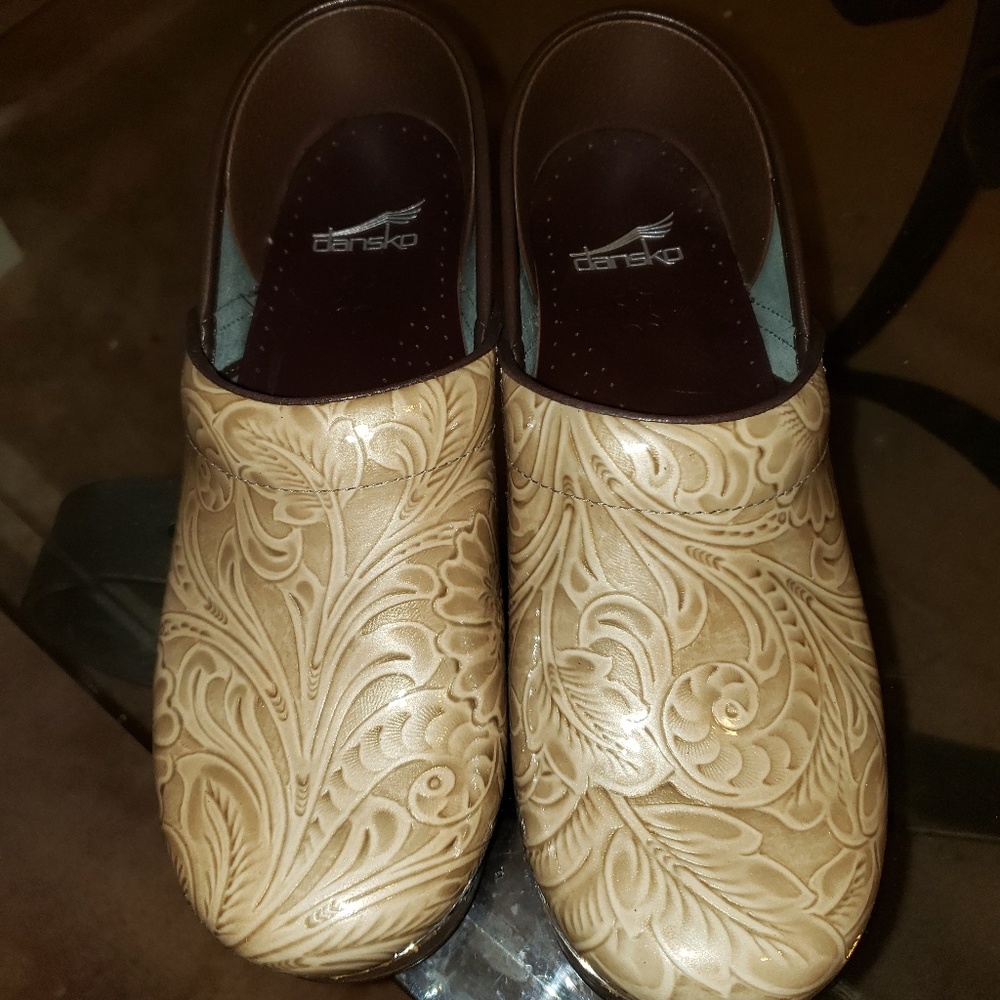 Dansko size 39